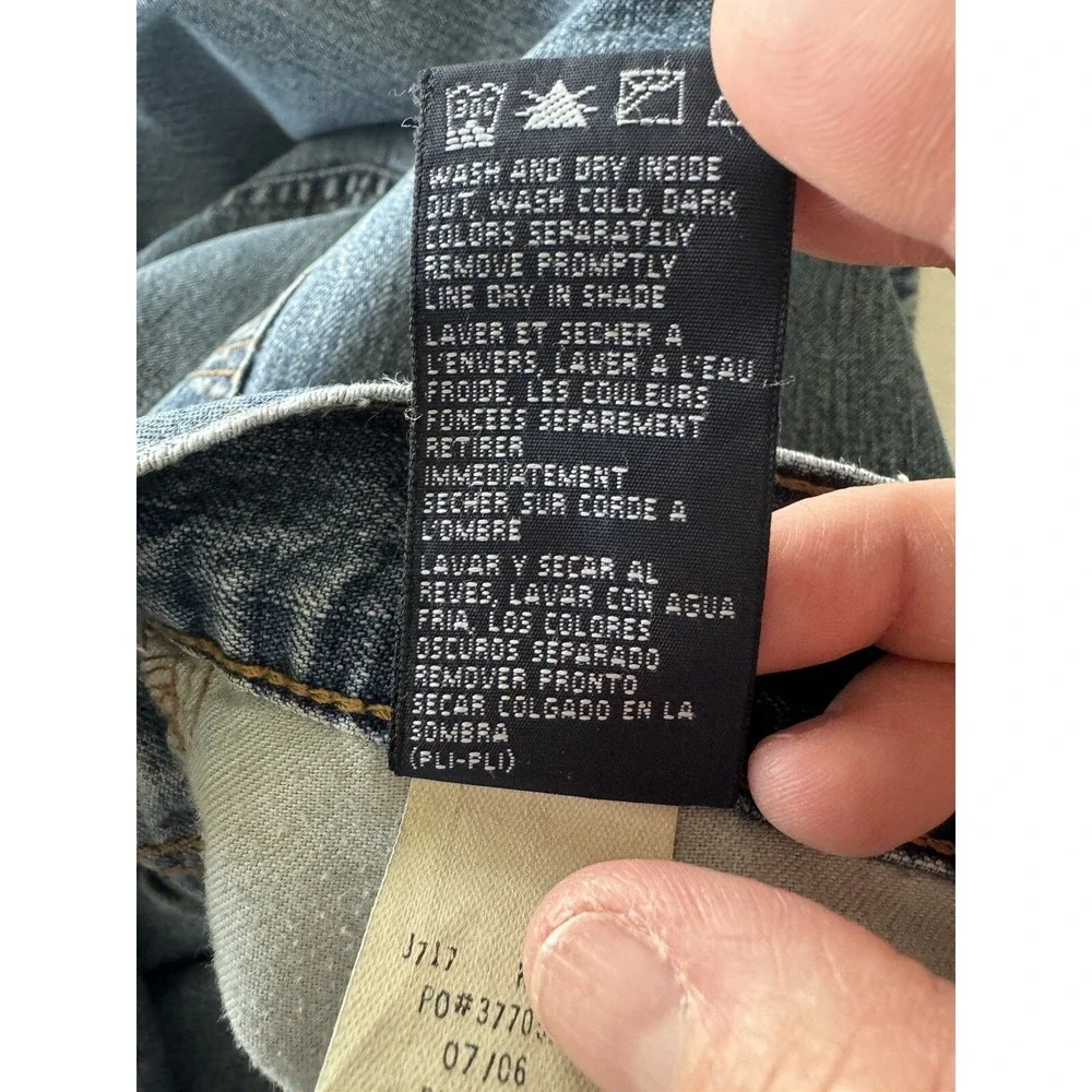 Tommy Hilfiger note there